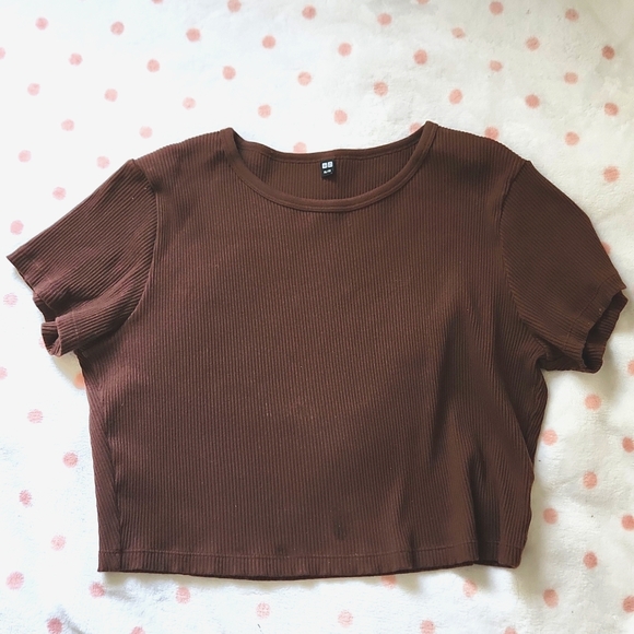 Uniqlo brown crop top - Picture 1 of 3